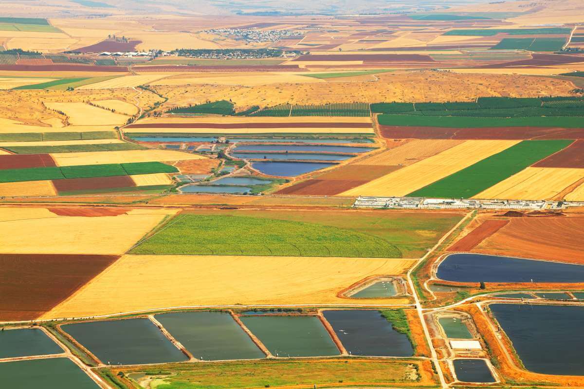 圖一：儘管以色列水資源有限，但在充份運用農業科技下，使其擁有歐洲菜園的美譽。圖中為以色列農業區一景。圖片來源：Shutterstock